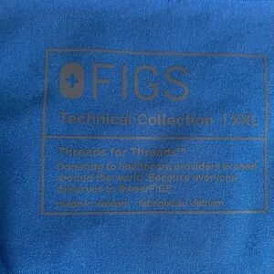 Figs Technical Collection Woman’s Scrub Set (top and bottoms) in Royal Blue 2XL